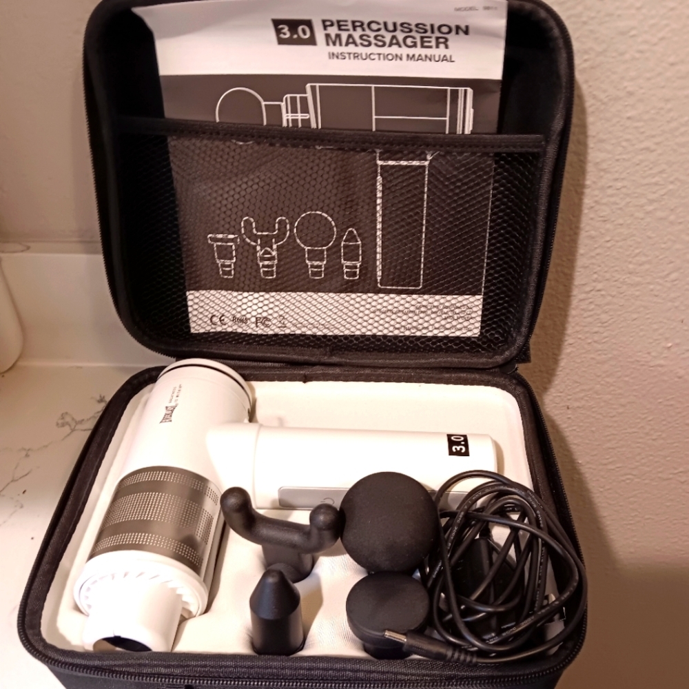 Everlast RCVR 3.0 Percussion Massage Tool